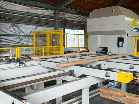 プレカット加工風景